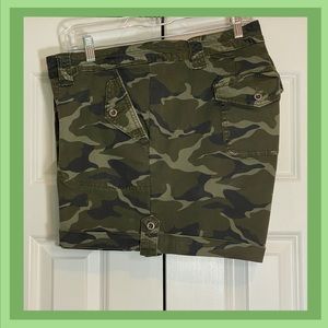 Torrid Women’s Army Print Shorts Size 22